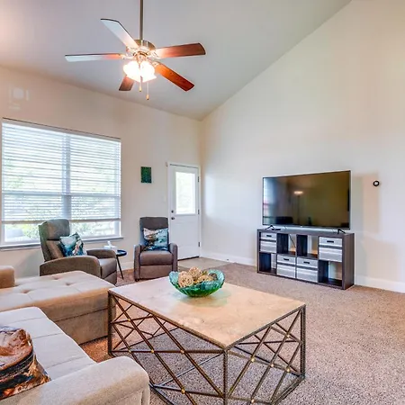 San Antonio Home With Fenced Yard And Patio!